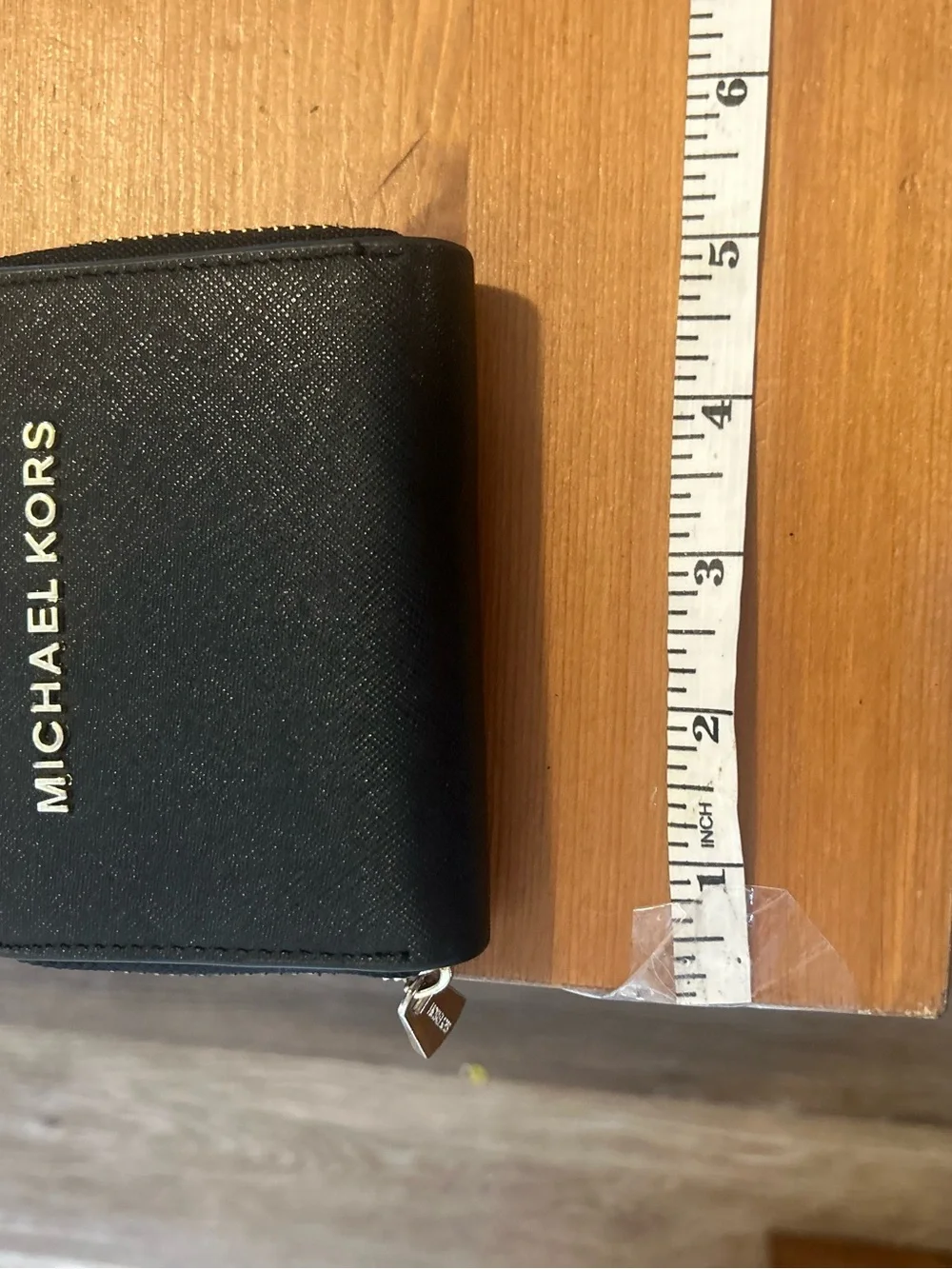 Michael Kors Small Zip up Wallet/card holder